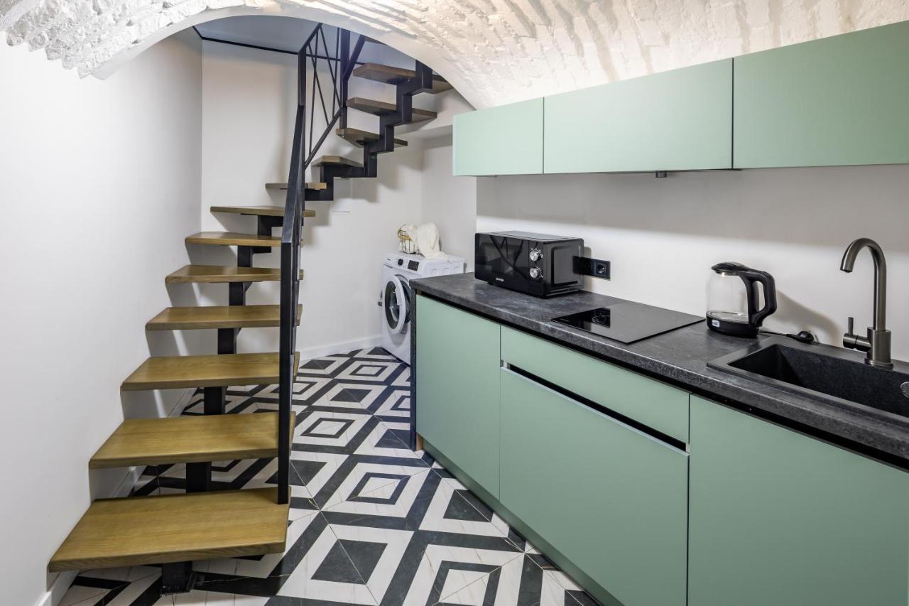 Romari Таманська 12 Apartment Lviv Bagian luar foto