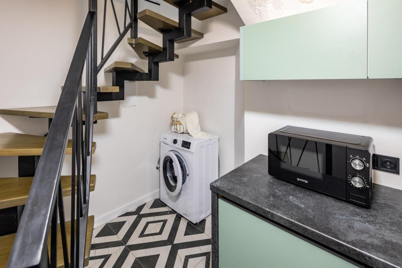 Romari Таманська 12 Apartment Lviv Bagian luar foto