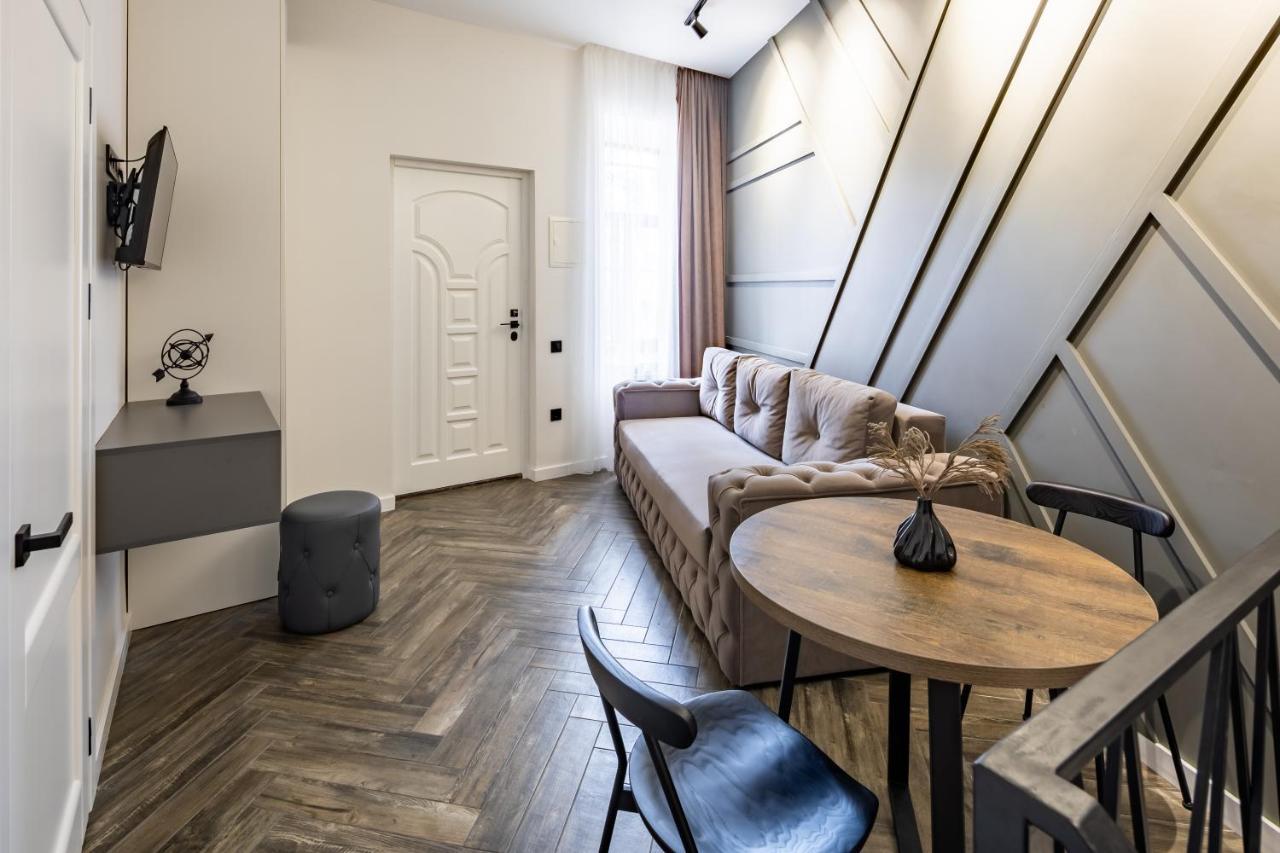 Romari Таманська 12 Apartment Lviv Bagian luar foto