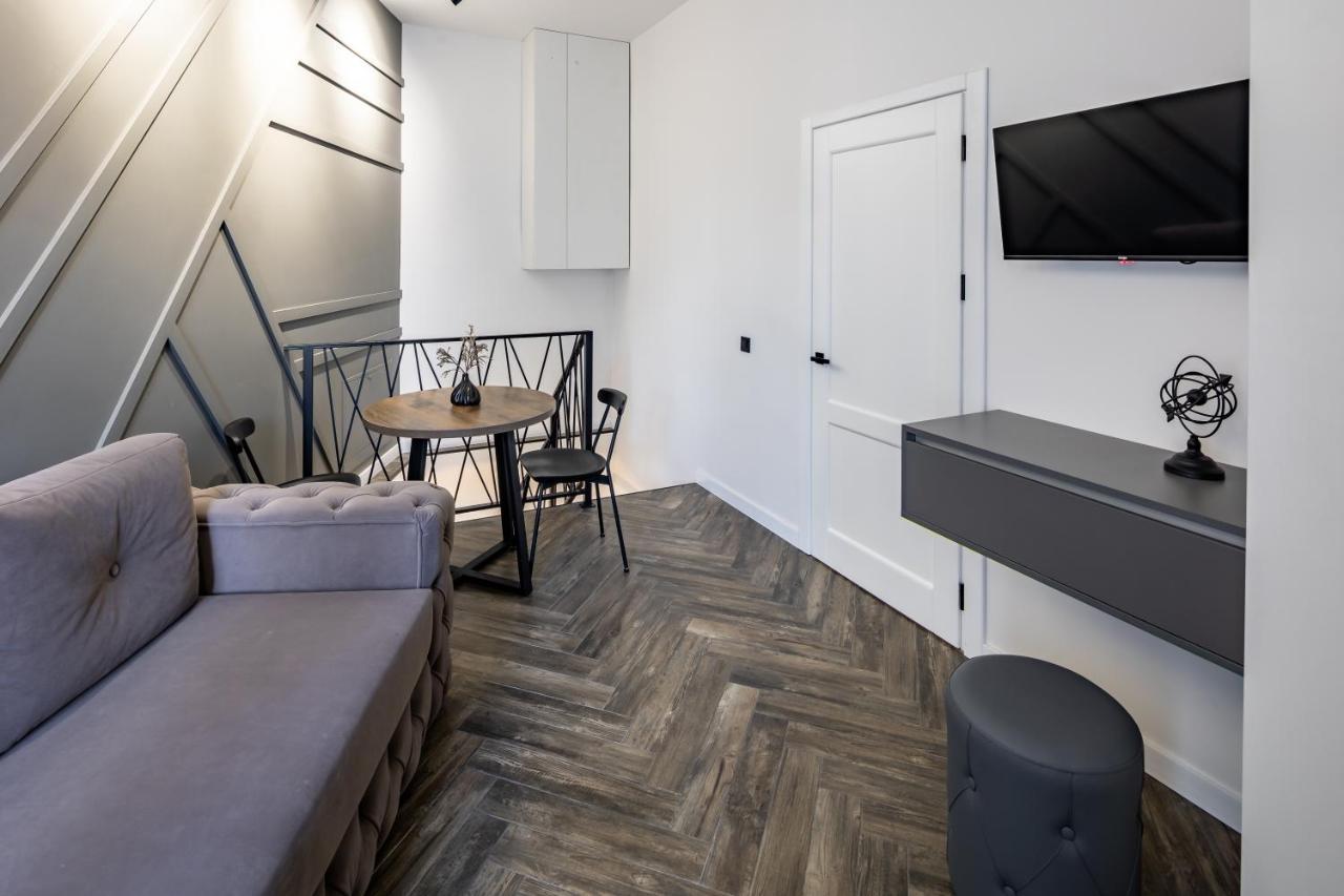 Romari Таманська 12 Apartment Lviv Bagian luar foto
